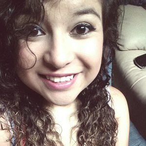 Meet your Posher, Yessenia