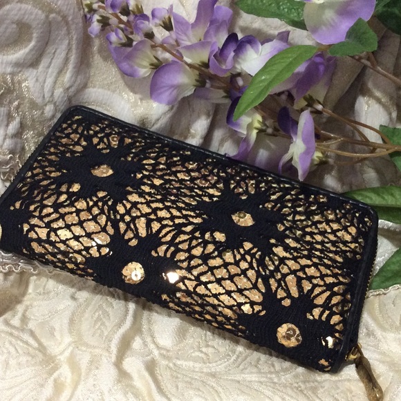 "HOST PICK" Wallet in gold and black NEW-ON HOLD