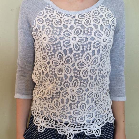 Grey long sleeve sweater