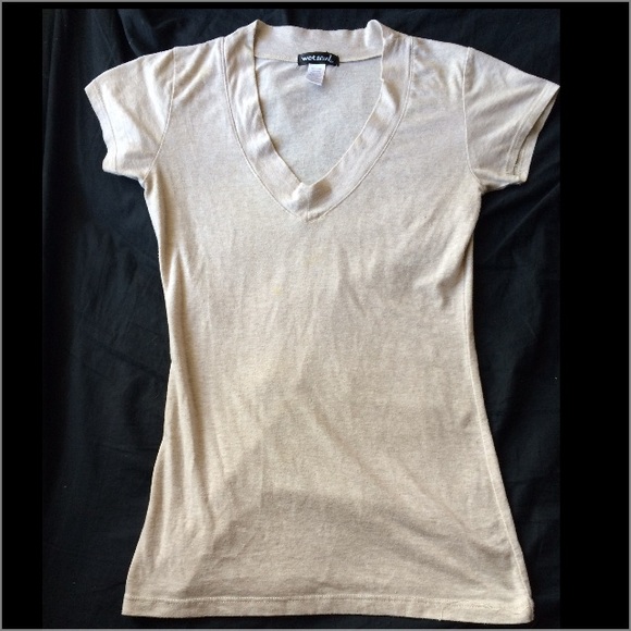 Nude v-neck