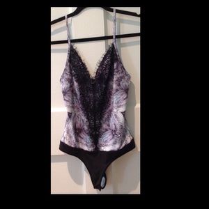 bebe printed bodysuit