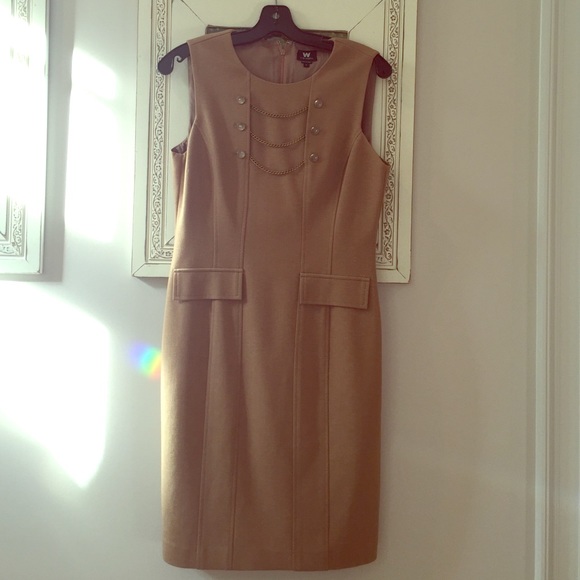Classic camel sheath. W by Worth.