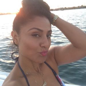 Meet your Posher, Yvonne