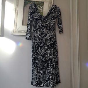 Flirty black & white cowl neck 3/4 sleeve dress