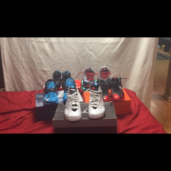 A bundle of Jordan's kd and lebrons - Picture 1 of 1