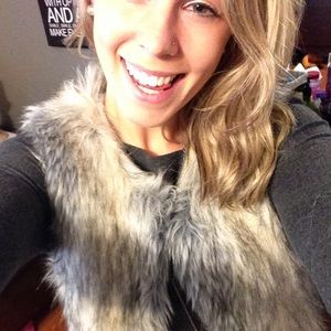 Meet your Posher, Karlee