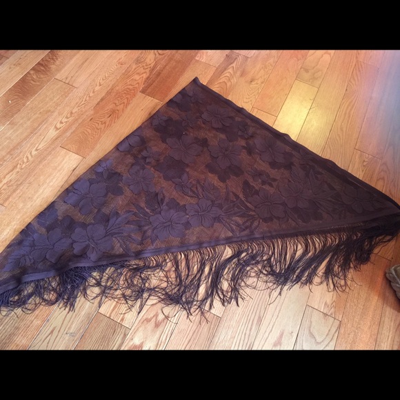 (12) scarves continues
