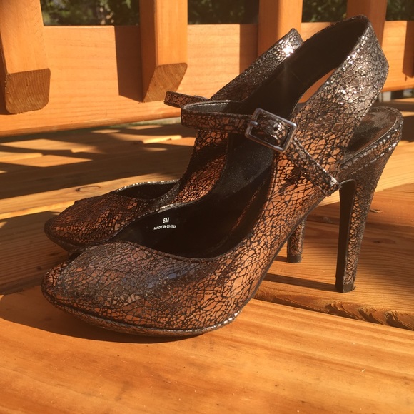 Additional pics of shoes - Picture 2 of 4