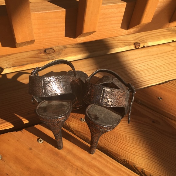 Additional pics of shoes - Picture 3 of 4