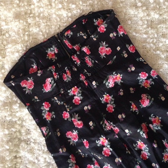 Black Dress - Picture 2 of 3