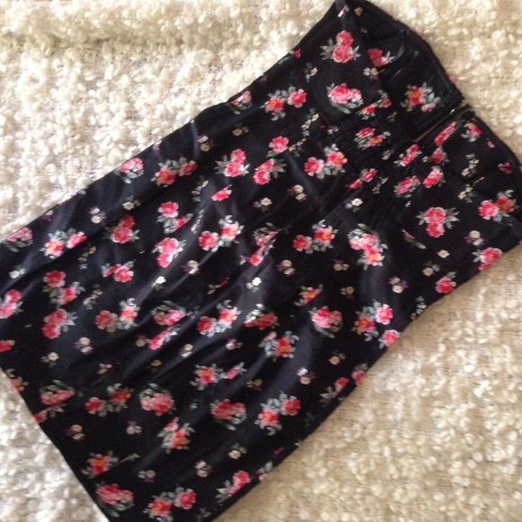 Black Dress - Picture 3 of 3