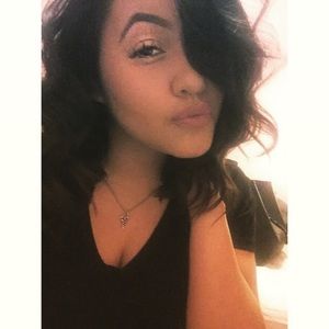 Meet your Posher, Abigail