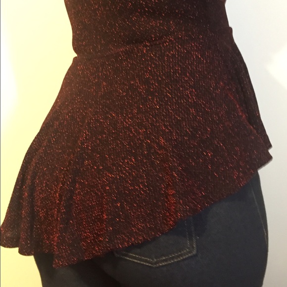 Red and black shimmery tail shirt - Picture 4 of 4