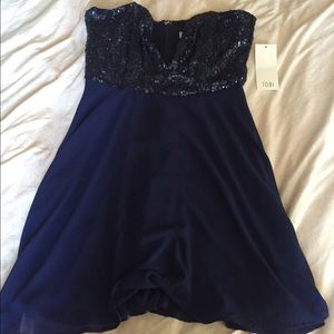 Thigh high dress with sequins