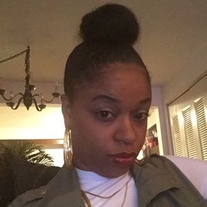 Meet your Posher, Devonna