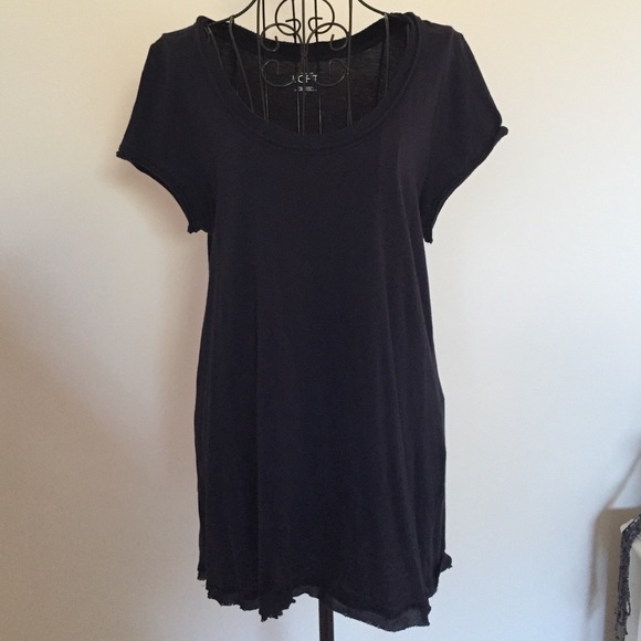 Navy short sleeve tee