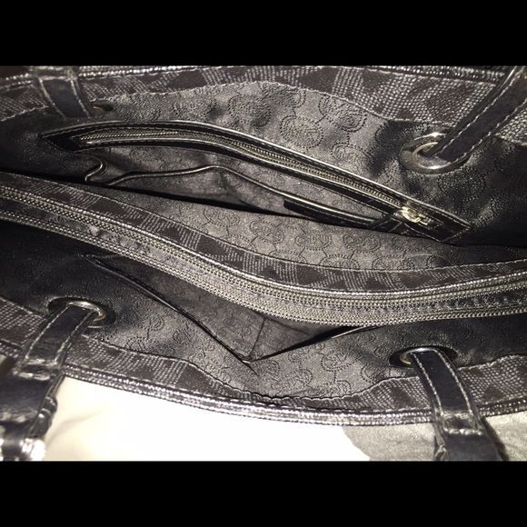 Black Michael kors purse - Picture 2 of 3