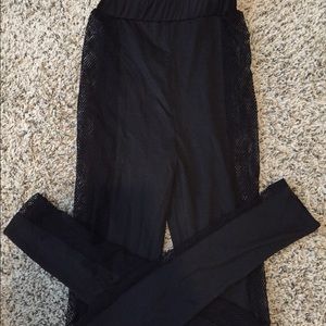 Leggings with mesh signs