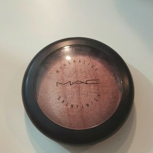 LE mineralized skin finish in blonde