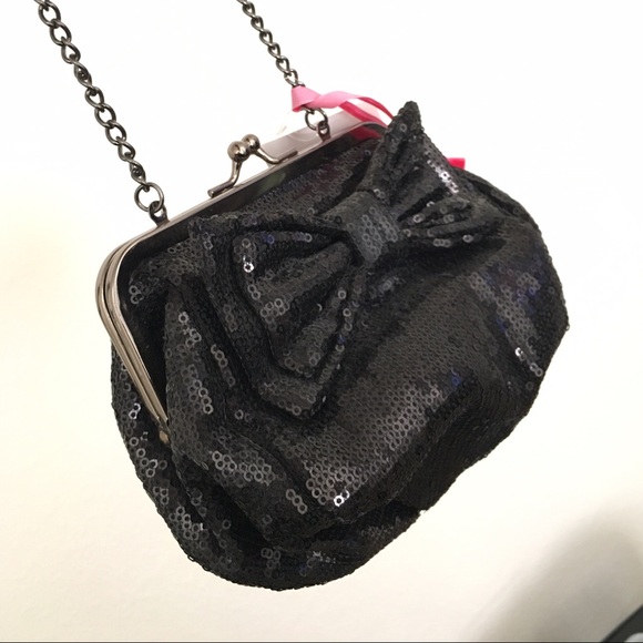 Clutch - Picture 2 of 3