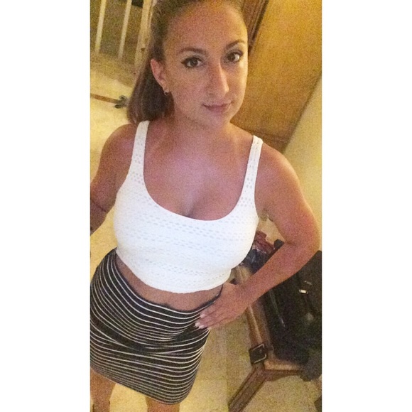 Meet your Posher, Lucia - Picture 1 of 1