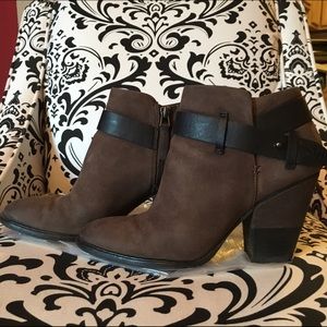 Dolce Vita Haelyn Bootie in Steel Nubuck Size 6.5