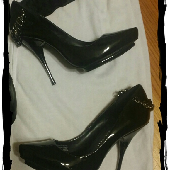 ROCK &REPUBLIC PATENT LEATHER PLATFORM HEELS - Picture 2 of 2