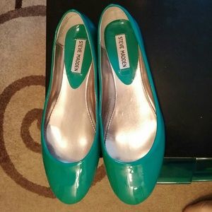 Steve Madden green flats