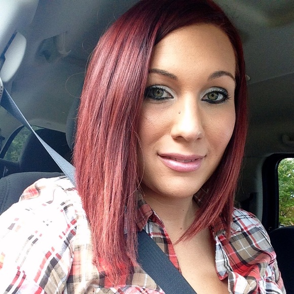 Meet your Posher, Emily - Picture 1 of 1