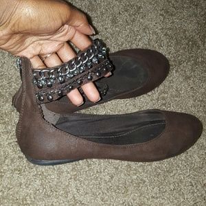 $15 flats w/ rhinestones and chains Size 7