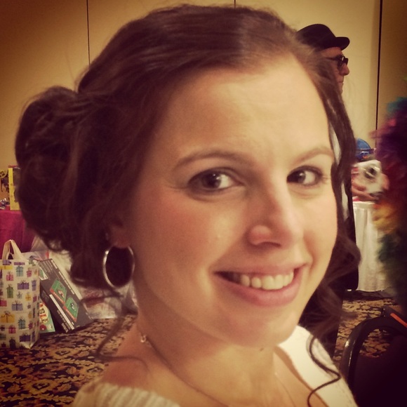 Meet your Posher, Kristy - Picture 1 of 1