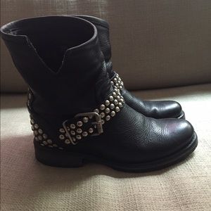 Steve Madden Black Silver Studded Moto Boots - 7