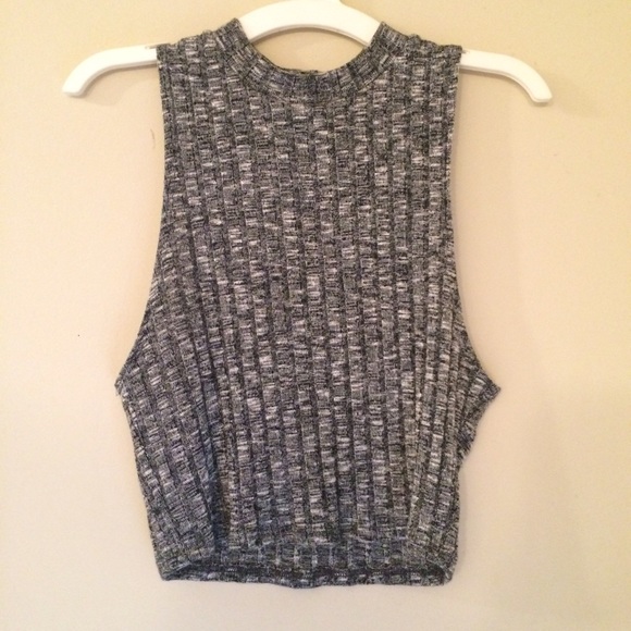 Crop top.