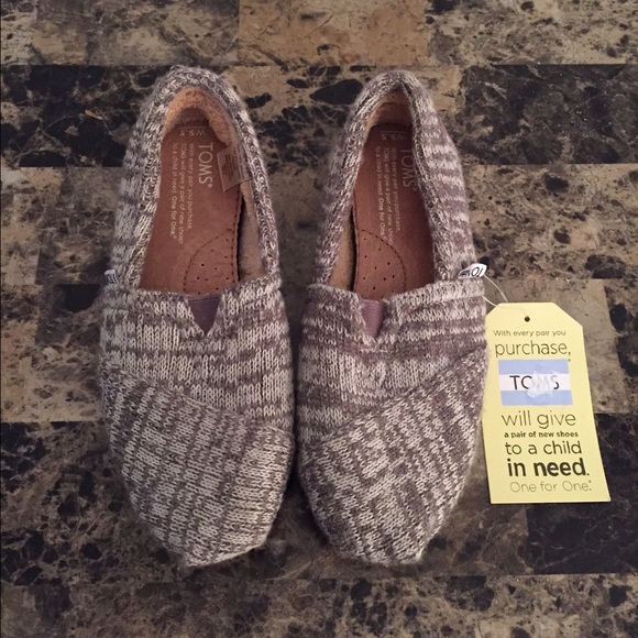 TOMS Shoes - New grey knit Toms
