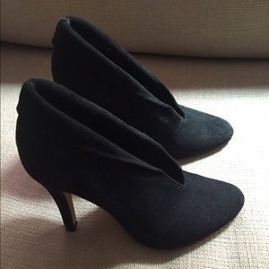 Steve Madden Black Suede Pumps - 7