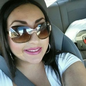 Meet your Posher, Deanna