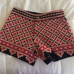 NEVER WORN Embroidered shorts