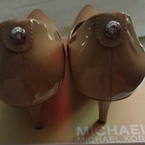 MICHAEL KORS shoes - Picture 2 of 4