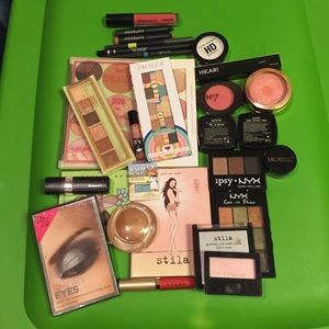 Makeup bundle