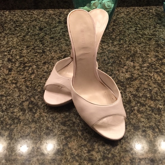 Heels - Picture 4 of 4