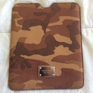 Camo leather ipad case