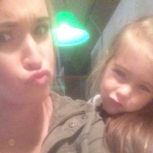 Meet your Posher, Moya