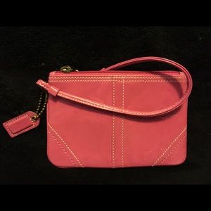 💥FINAL SALE💥Coach wristlet - Pink Patent