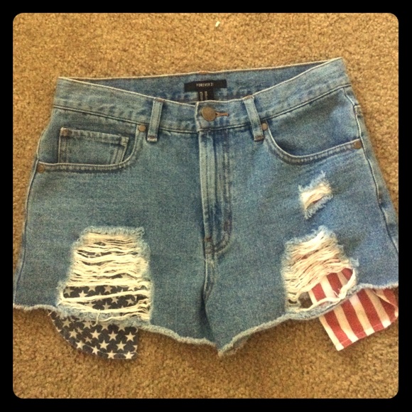 High wasted shorts !!!(: