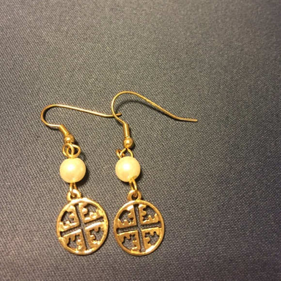 Pearl drop earrings
