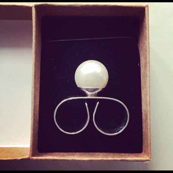 Use pearl double finger ring (2-finger ring)