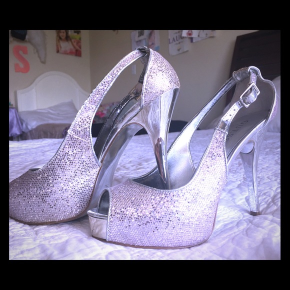 Heels - Picture 1 of 2