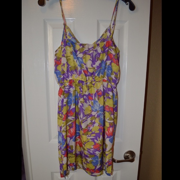 Floral dress with bow - Picture 2 of 2