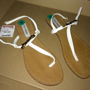 Steve Madden white sandals w/ gold bow