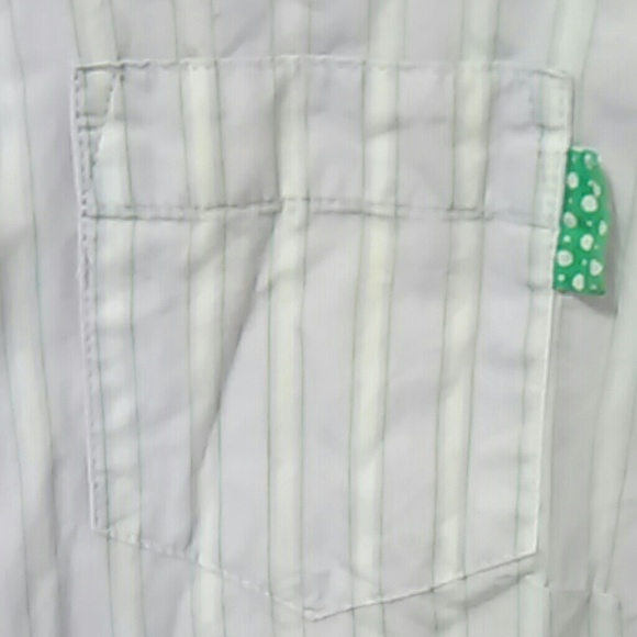 Womens Button-Up - Picture 4 of 4